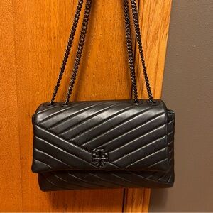 KIRA CHEVRON CONVERTIBLE SHOULDER BAG Tory Burch